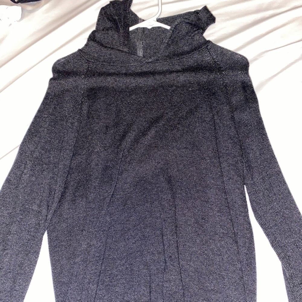 Men’s Banana Republic lightweight sweater